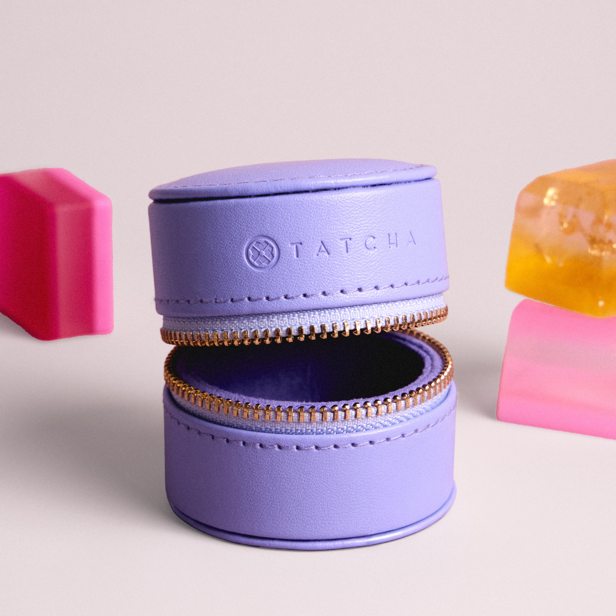 The Kissu Lip Mask & Keepsake Case