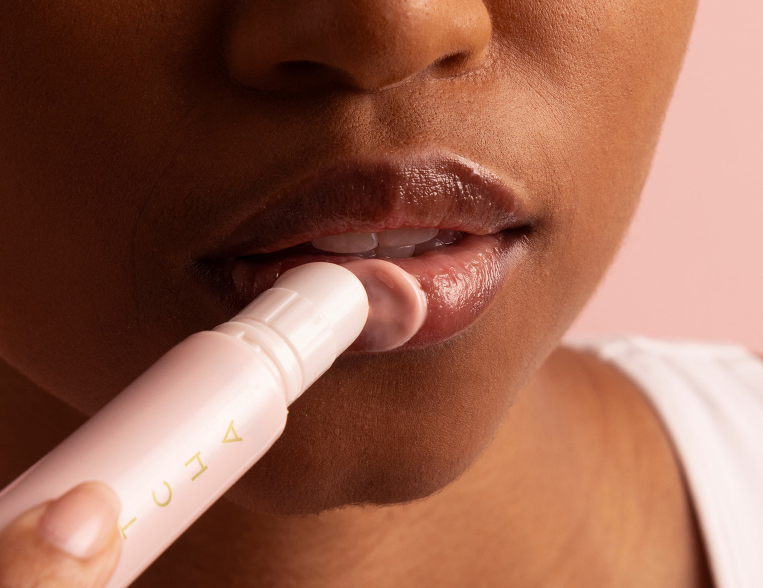 TAT24_LipRitual_309_LipTreatment_TXT_MODEL_0324_ALL_NW_march_64_FINAL_RGB_1524x1173_15a257a8-a681-4a2b-a552-65fb248ea514.jpg